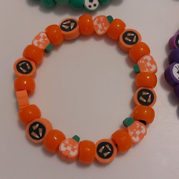 Bundle Lot of 4 Bracelets Assorted Sizes Stackable Halloween Themed - Picture 3 of 11
